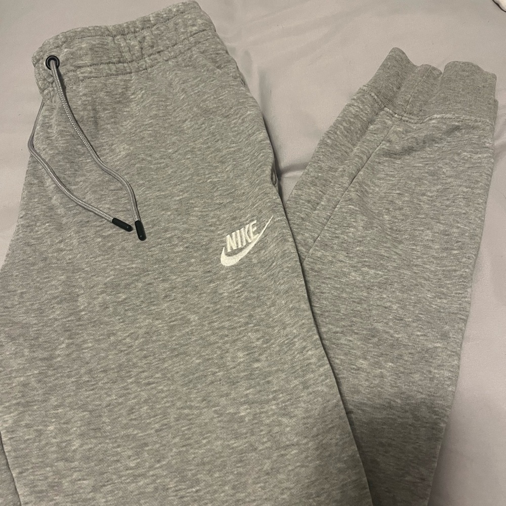Nike Heather Gray Sweatpants